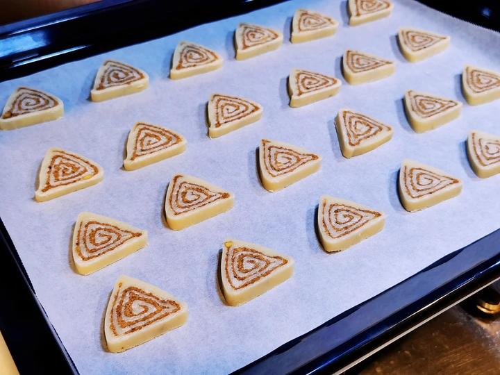 《Tinrry+》咸蛋黄肉松饼干