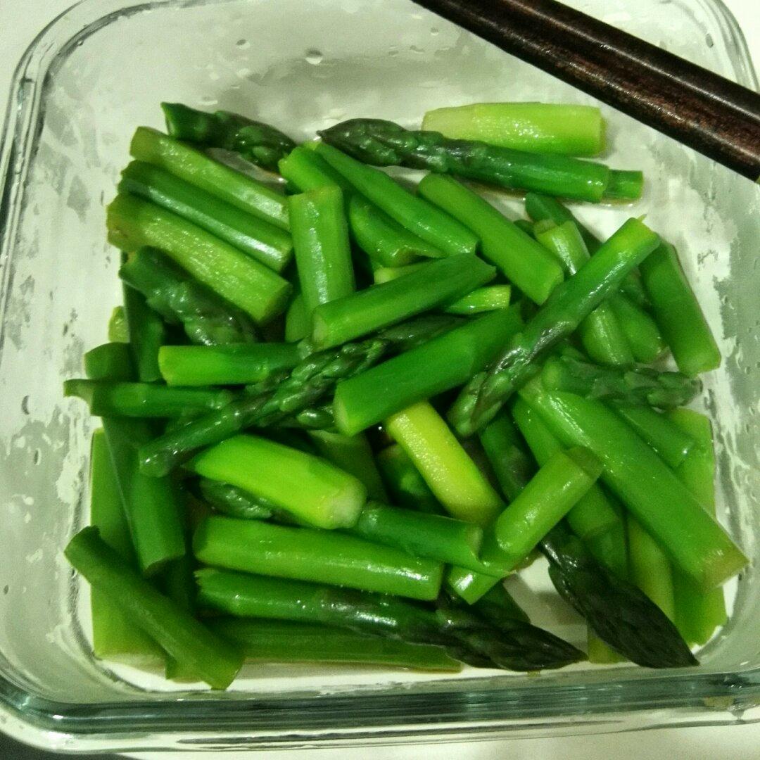 白灼芦笋