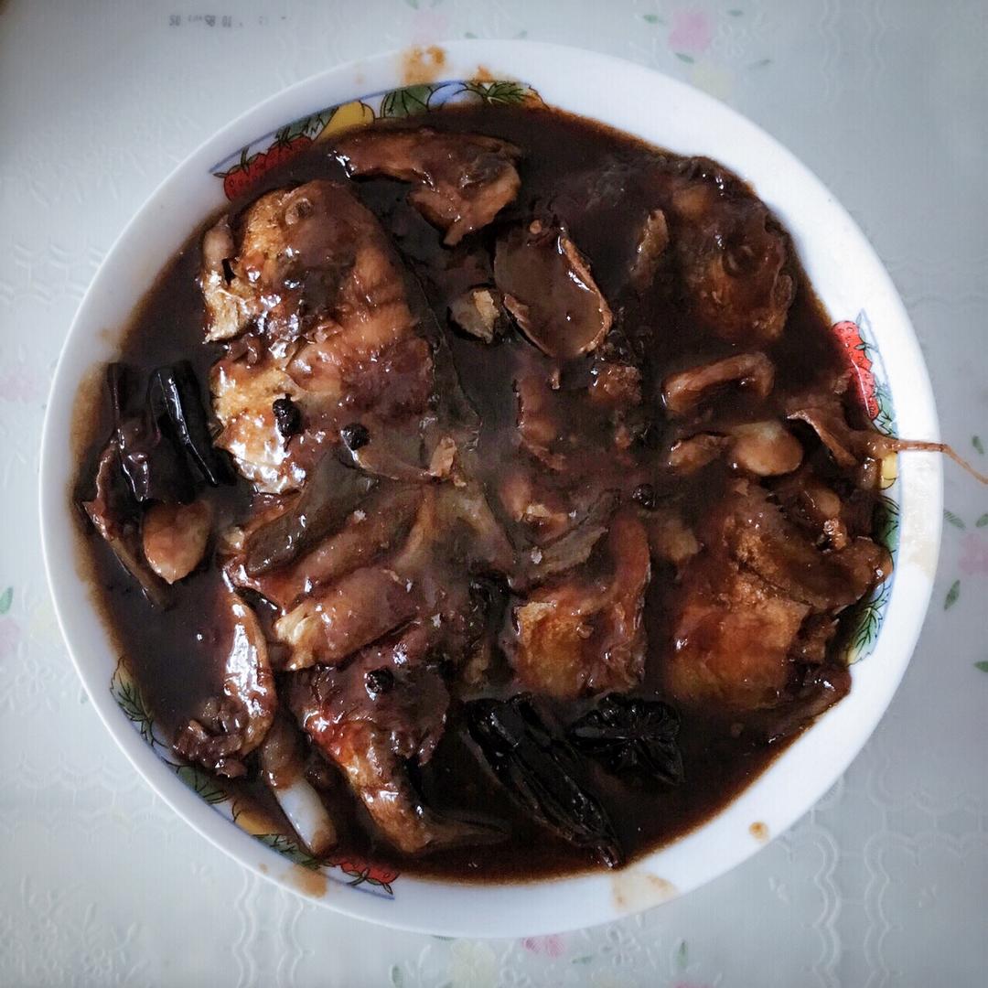 传统中式红烧平鱼