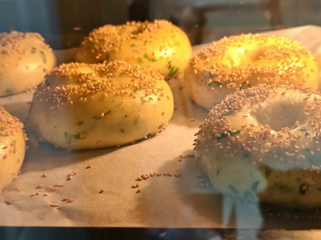 柔韧软绵‖香葱旋风扭扭碱水贝果