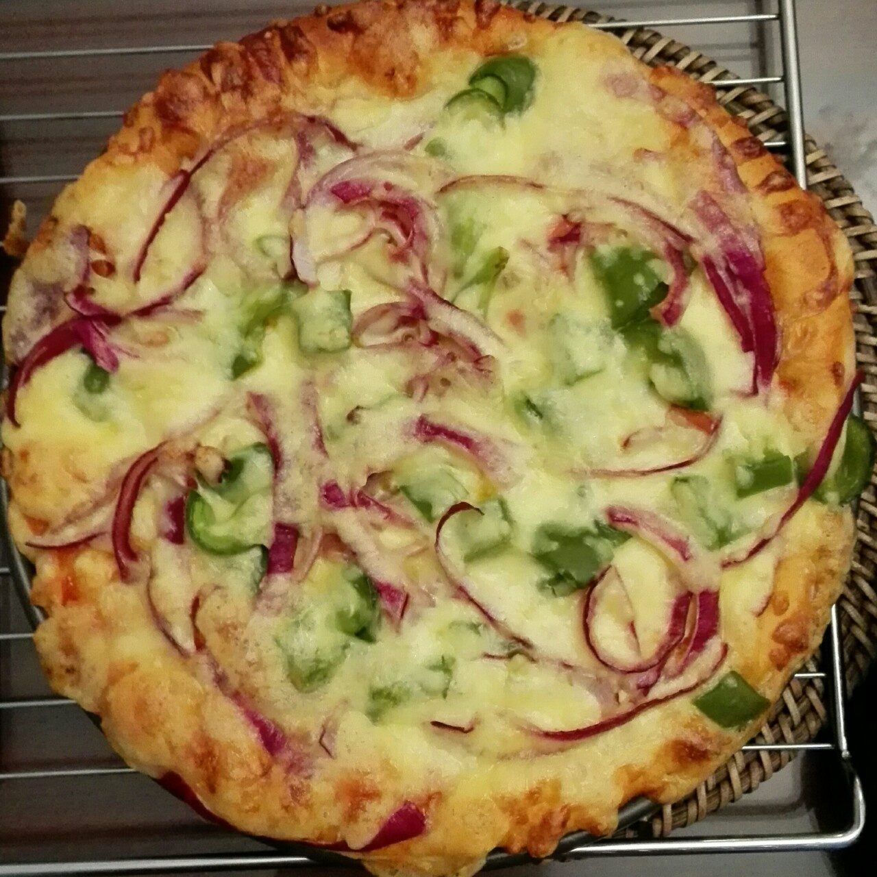 芝心培根香肠pizza