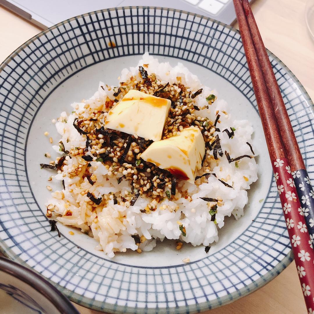 企鹅wei做的《深夜食堂》黄油拌饭