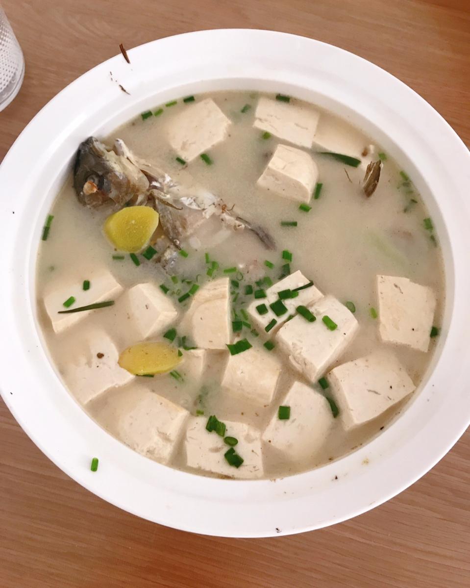 鲫鱼豆腐汤