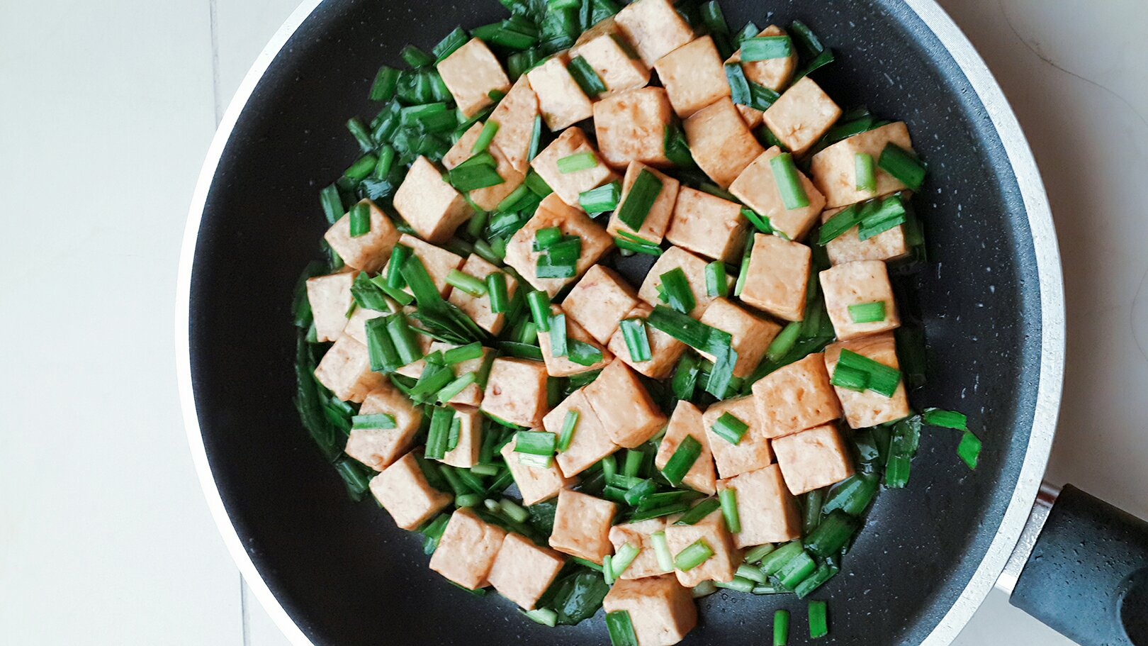 豆腐系列之妈妈的味道韭菜烧豆腐的做法 步骤4
