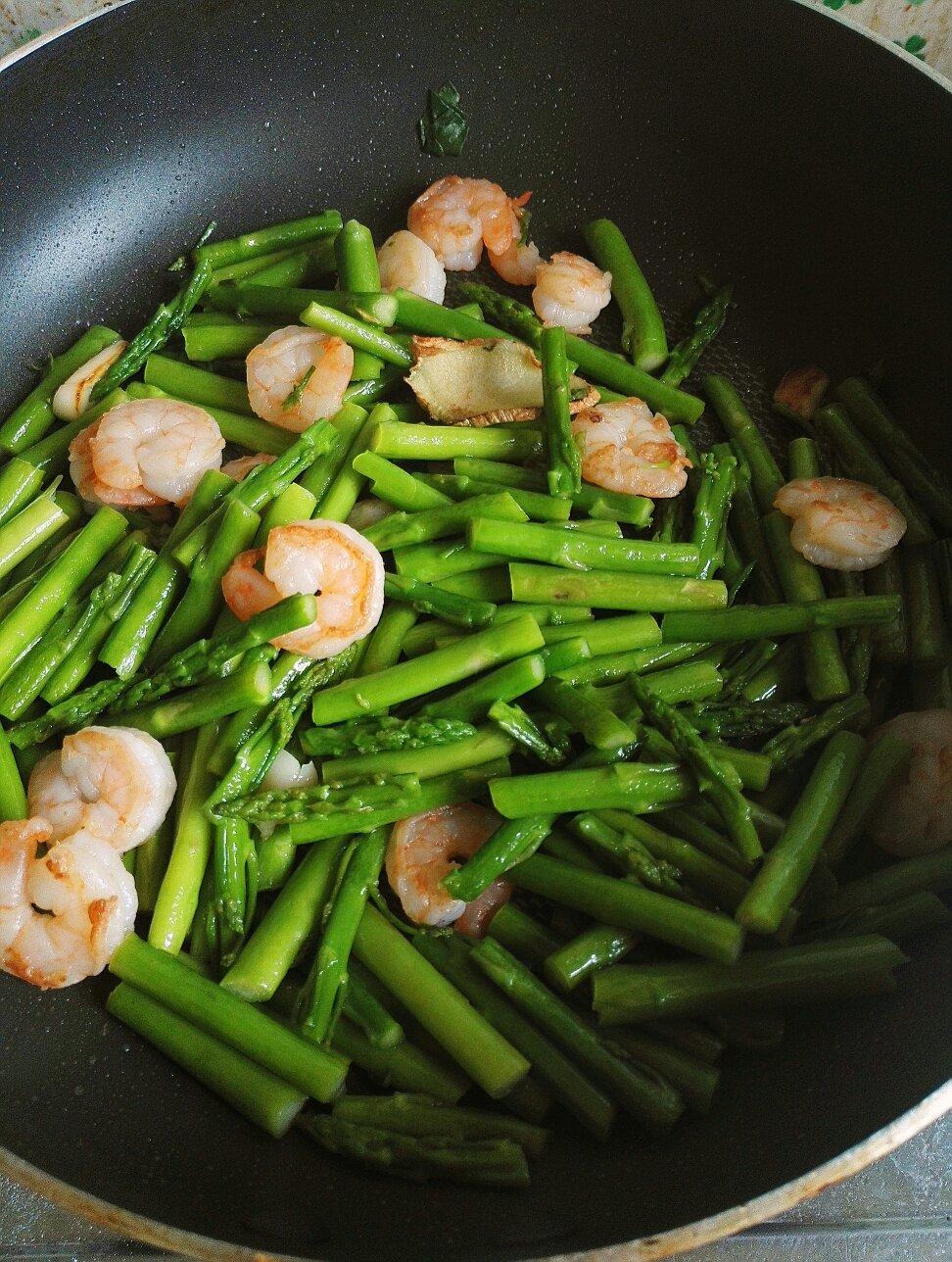 芦笋炒虾仁