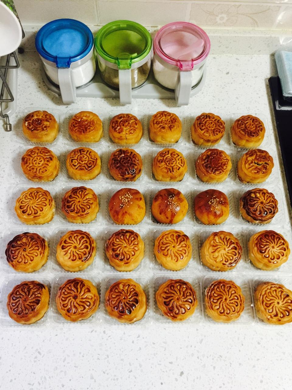 广式月饼—蛋黄莲蓉月饼