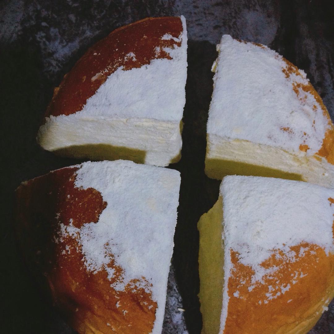 甜美网红升级版~榴莲奶酪包