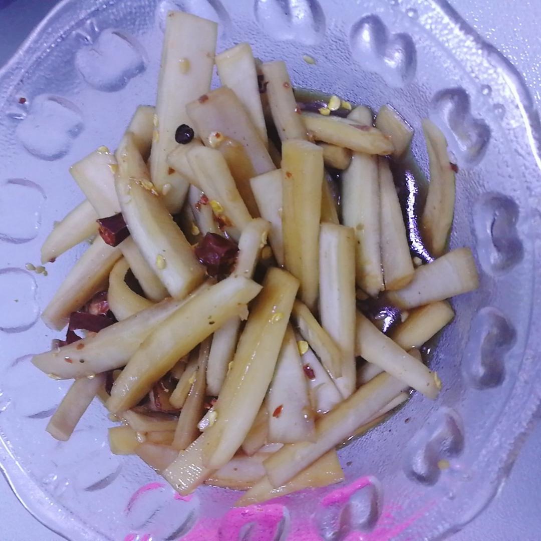 短时巧腌脆爽的萝卜皮咸菜（节俭.简单快手.30分钟）