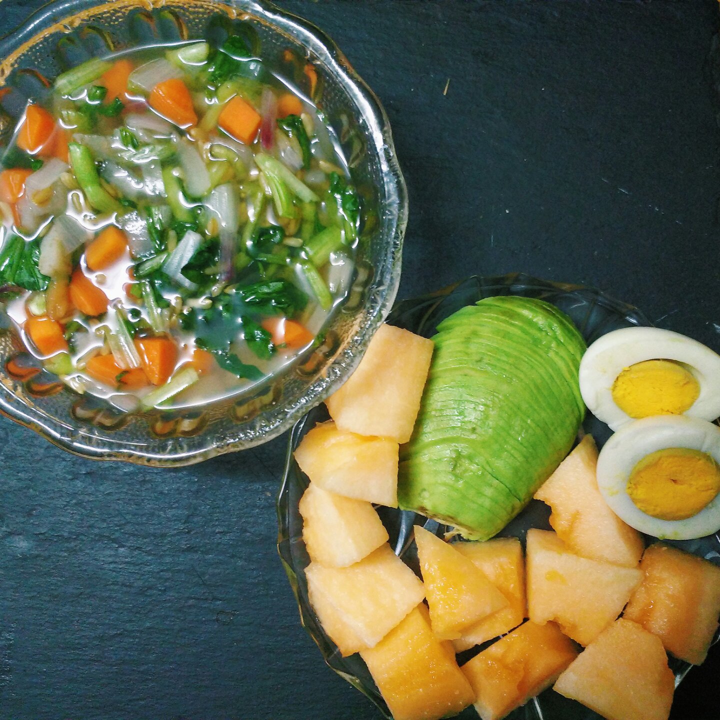 黑胡椒牛奶燕麦粥（附完美水波蛋+肉汁烟熏火腿豪华版做法）