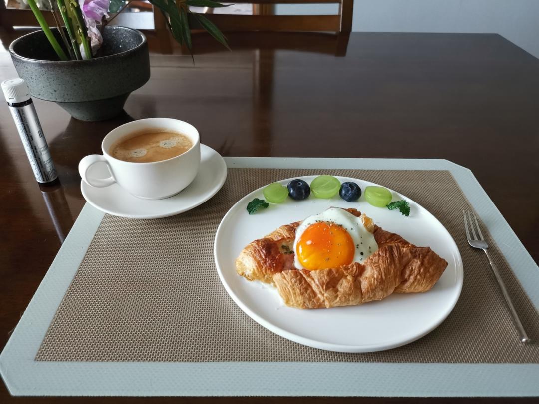 芝士火腿蛋可颂