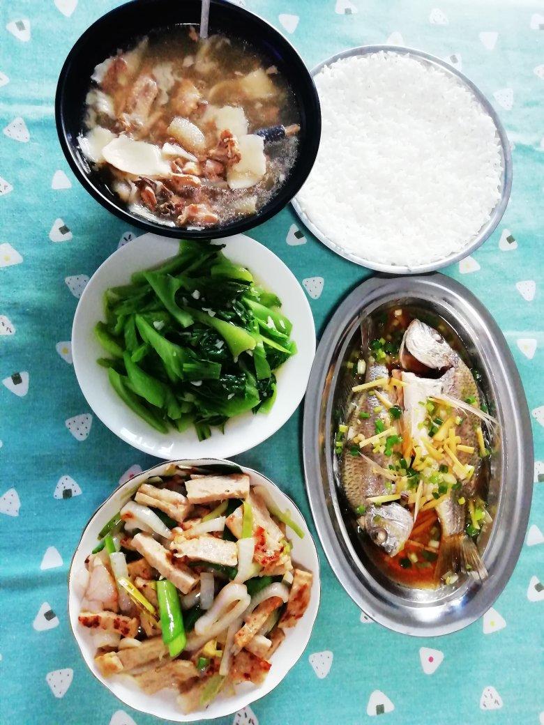 君君-829做的竹荪椰子鸡汤