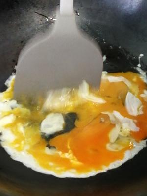 特好吃蛋炒饭的做法 步骤4