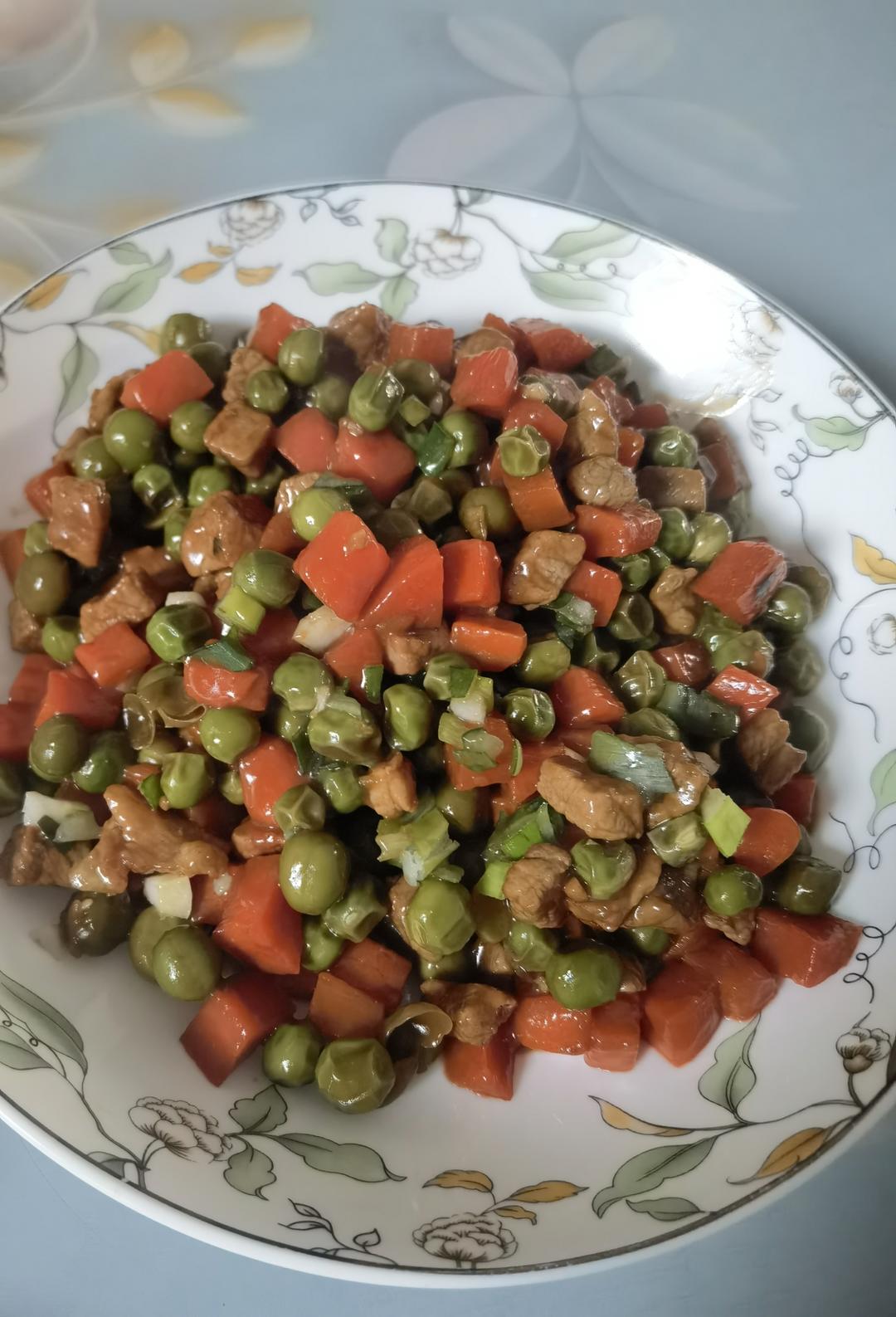豌豆炒肉-营养丰富-超下饭  不辣（适合挑食偏食的儿童）