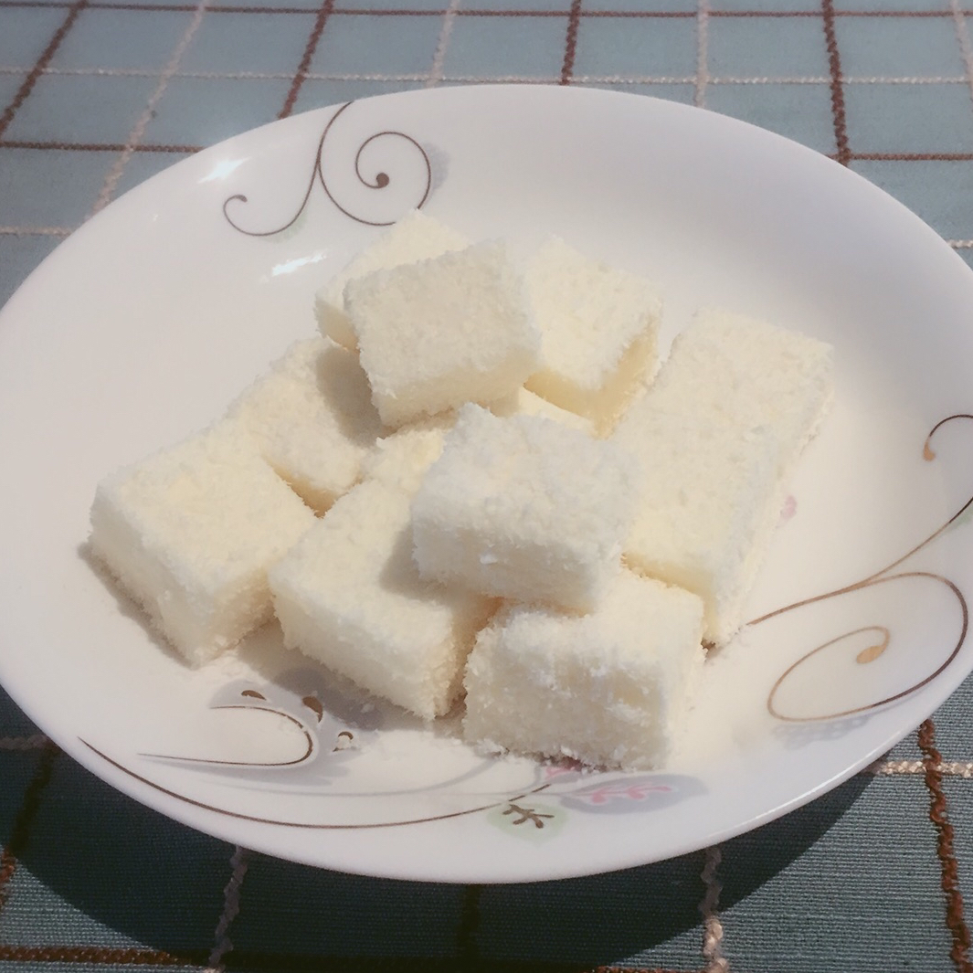 完胜85度C牛奶椰丝小方