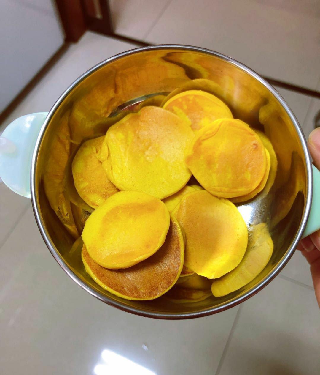 7月+宝宝辅食                                                              南瓜米粉松饼