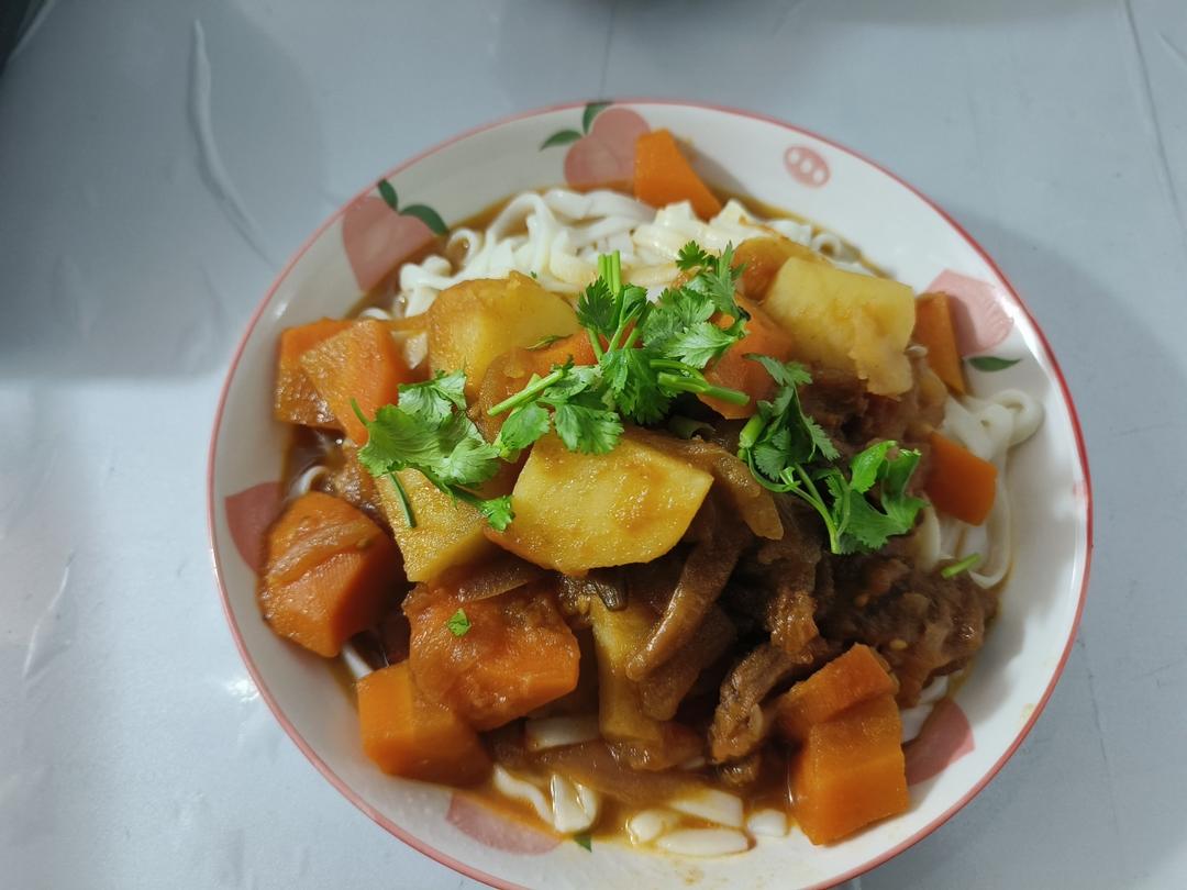 🍅番茄土豆炖牛腩，汤汁超浓郁！拌饭绝了哇‼️