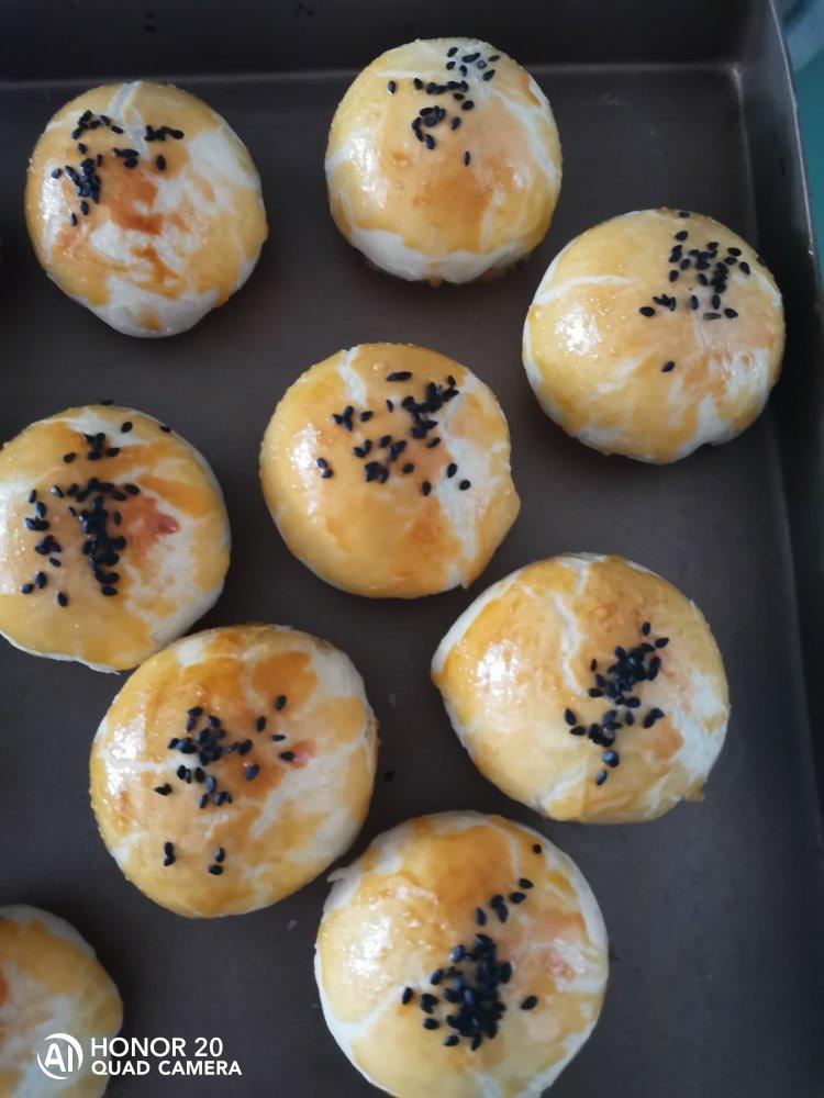 蛋黄酥（超详细步骤，附红豆沙馅做法）