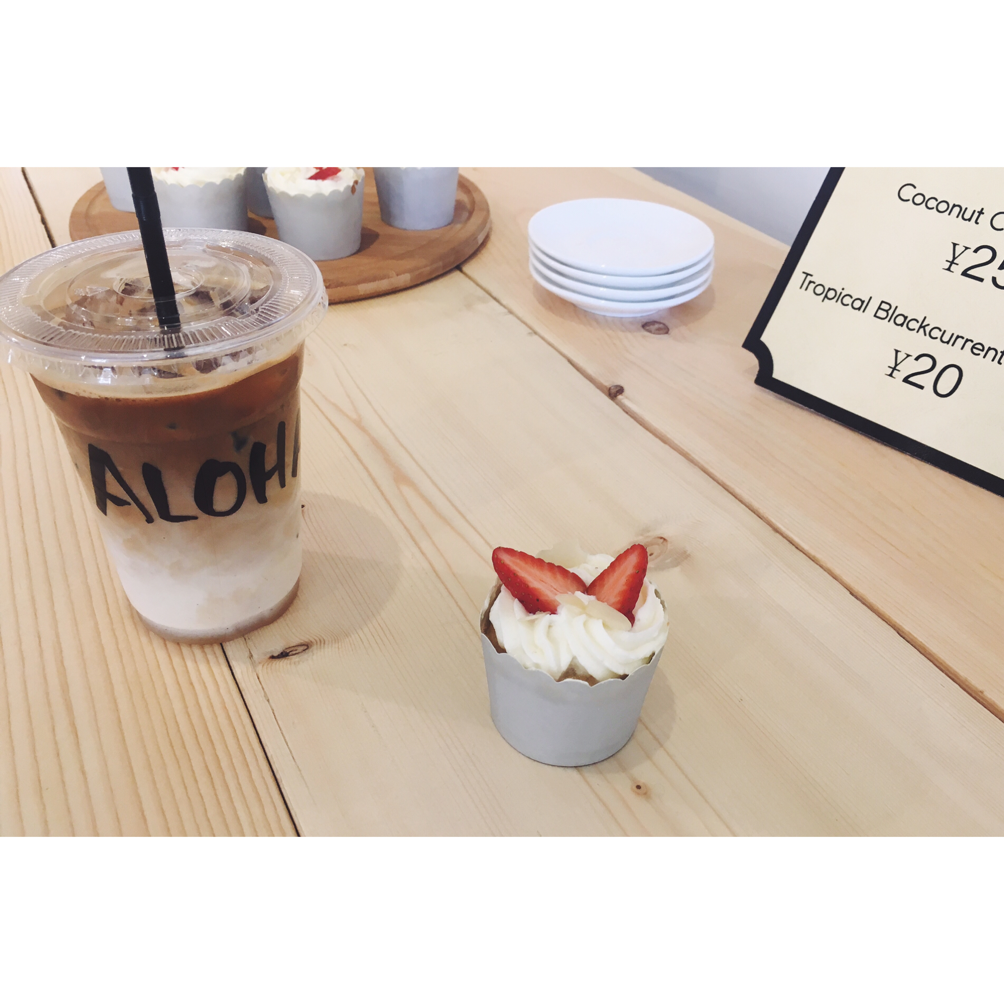 杯子草莓蛋糕cupcake