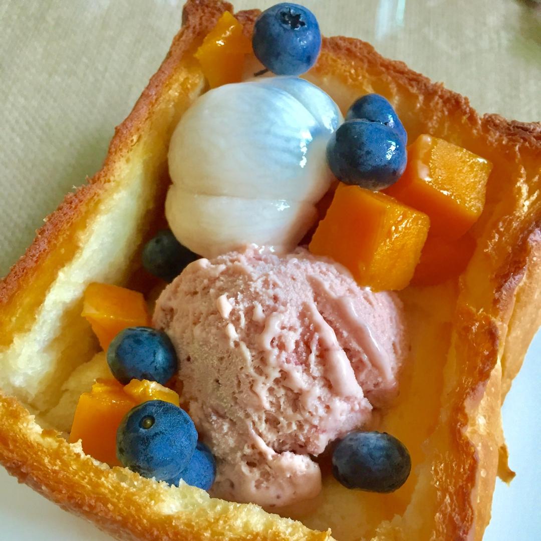 凤凰花开火满天