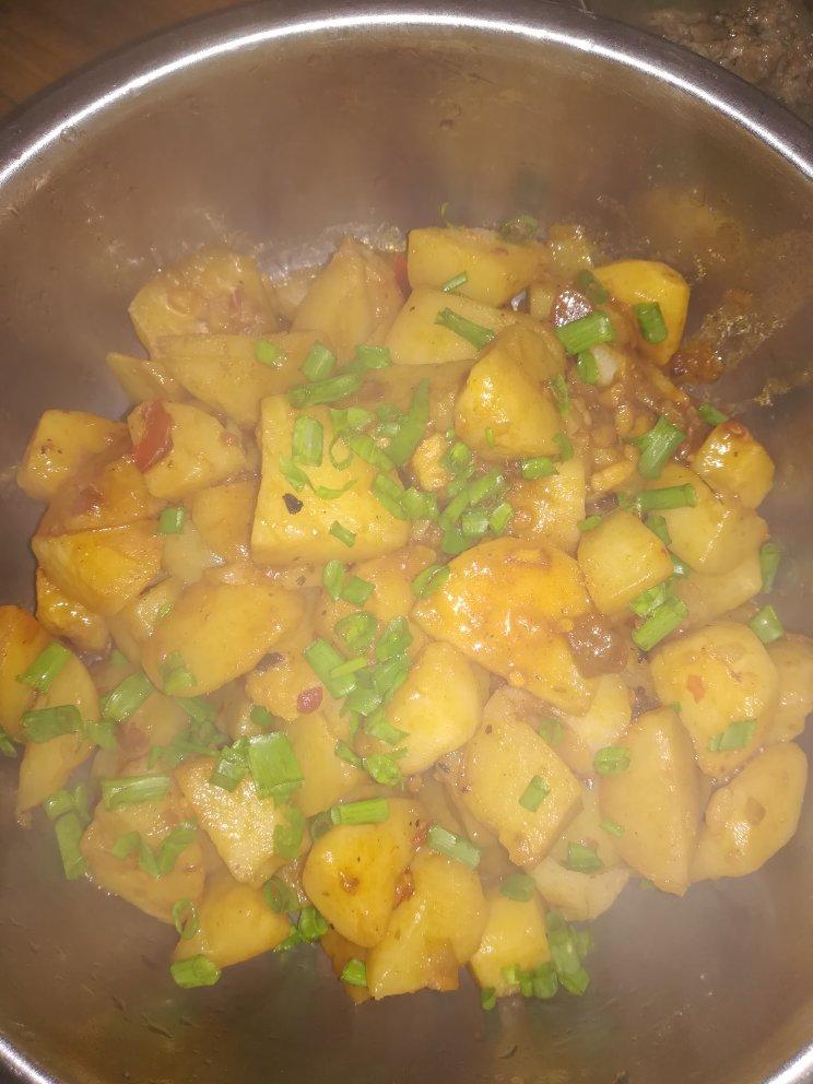 红烧土豆块