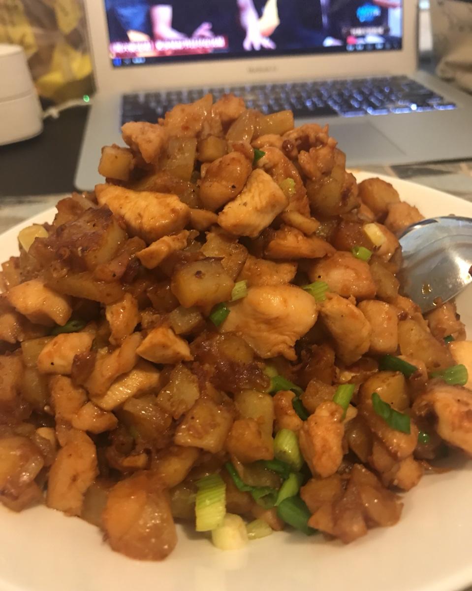 一道怎么做都好吃的干煎土豆鸡丁（红烧，咖喱，椒盐，孜然）