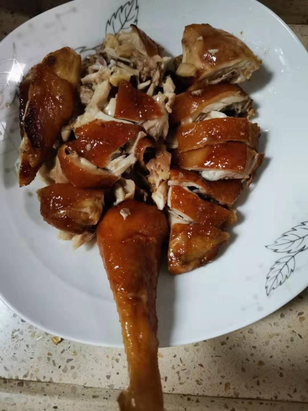 皮爽肉嫩～～酱油鸡🐔