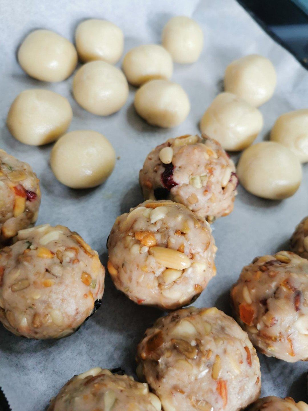 螃蟹月饼，广式蛋黄莲蓉螃蟹月饼，中秋月饼