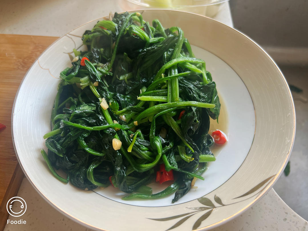 不涩口又嫩的清炒菠菜