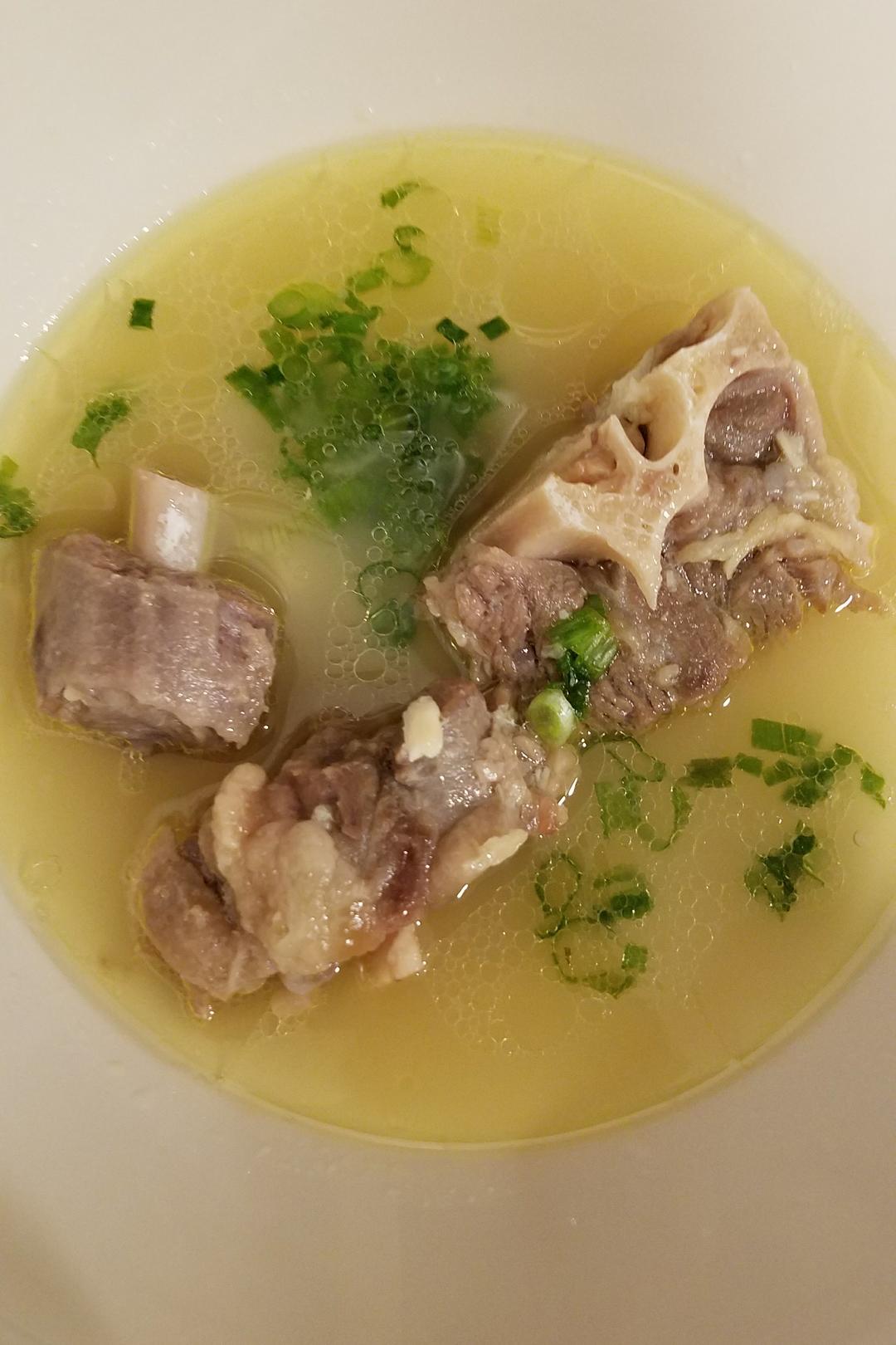 elisa_lin做的韩式清炖牛尾汤