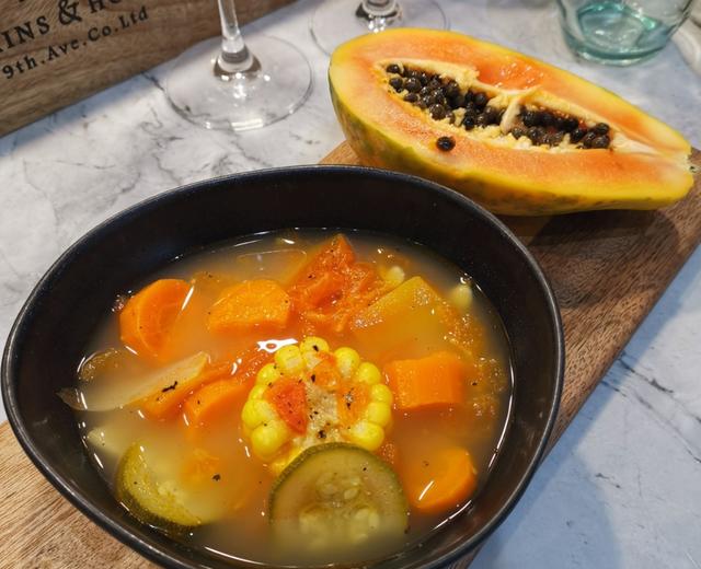 经期暖胃减脂木瓜蔬菜汤