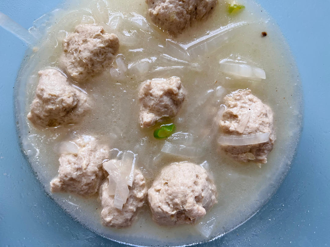 一碗清甜鲜美的萝卜丝肉丸汤