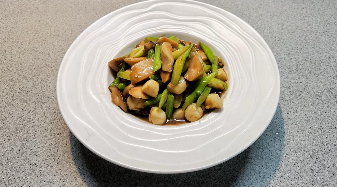 鲜掉眉毛的炒三鲜～芦笋杏鲍菇干贝