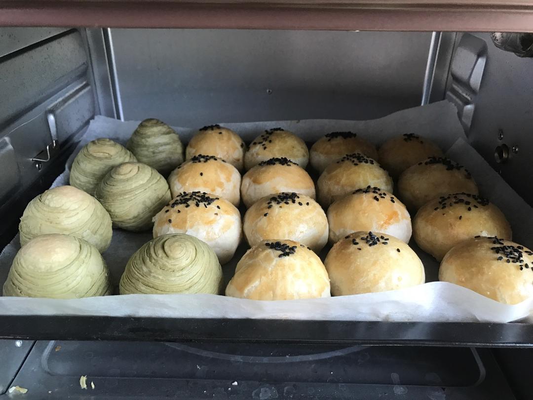 蛋黄酥：抹茶酥：（奶黄味）