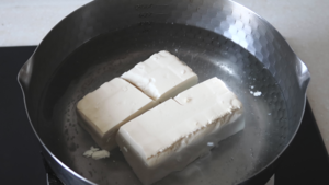 抹茶/黑芝麻豆腐布丁丨简单快手低卡免烤的做法 步骤1