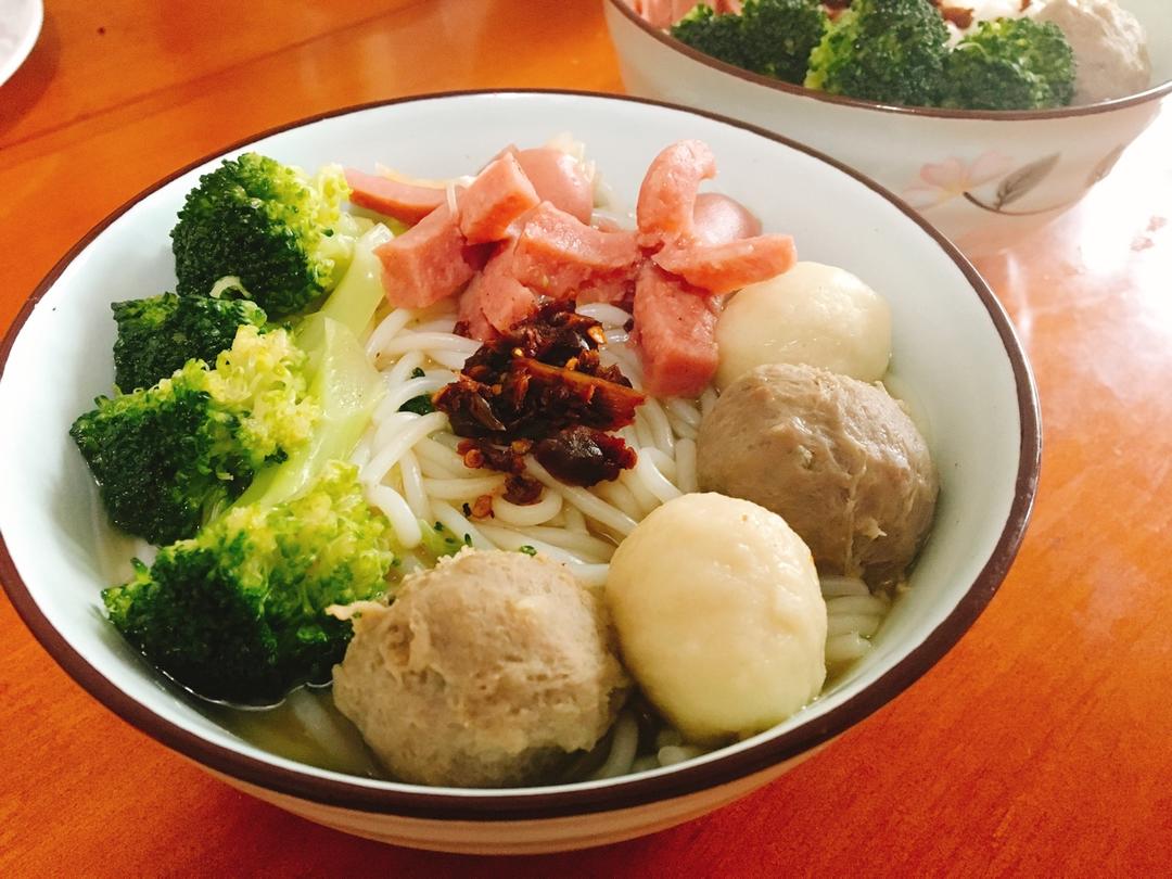 快手红油肉酱米粉