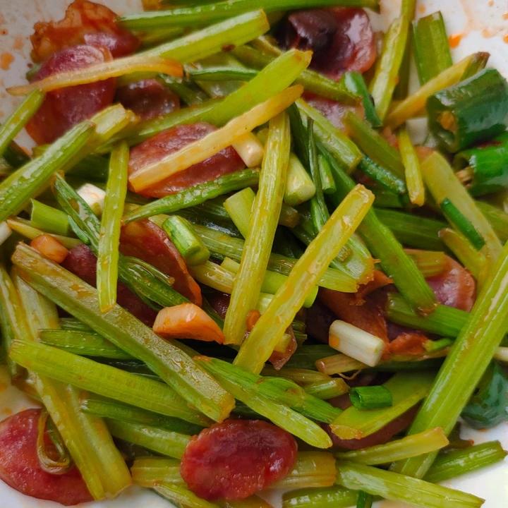 西芹炒腊肠（热菜）