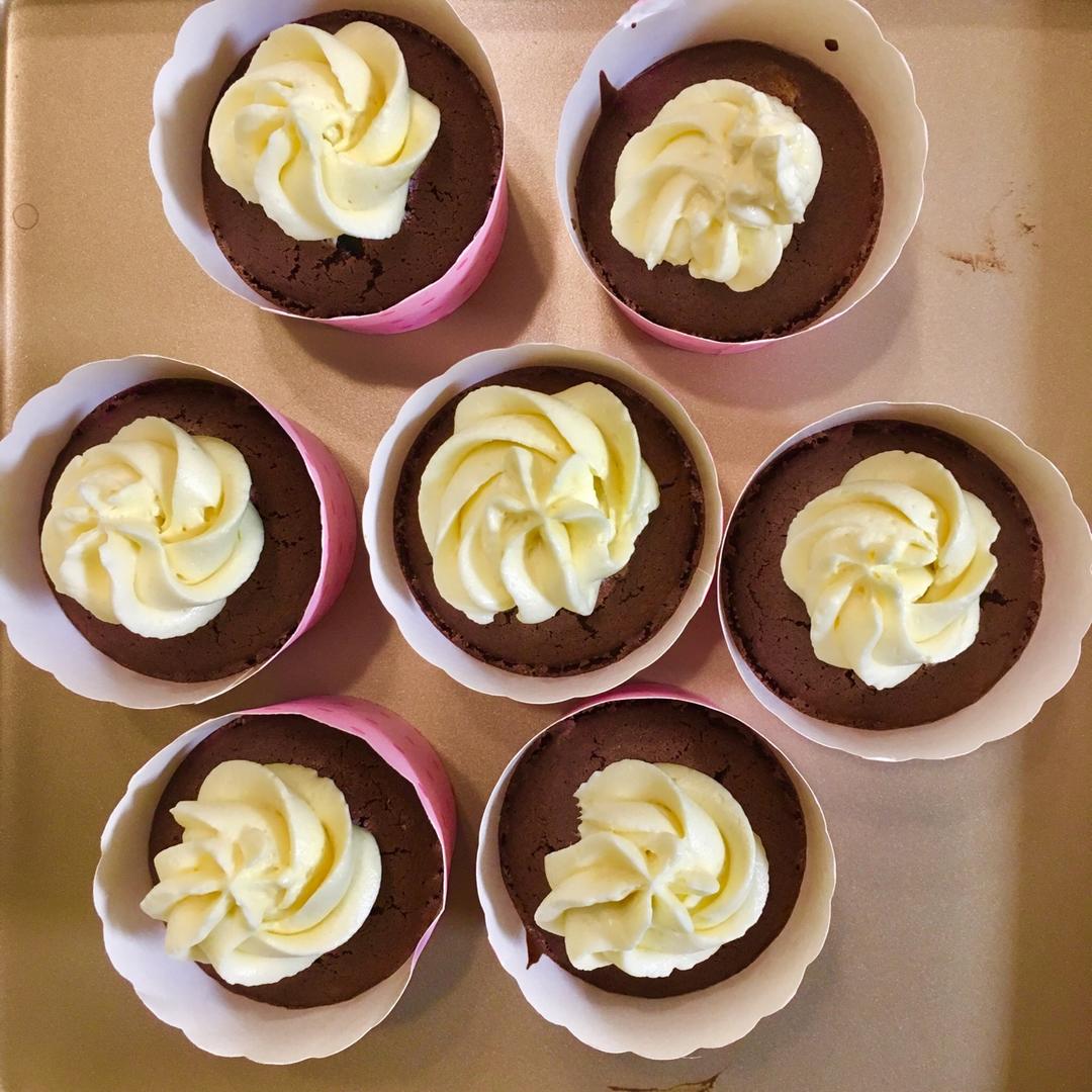 巧克力海绵杯子蛋糕