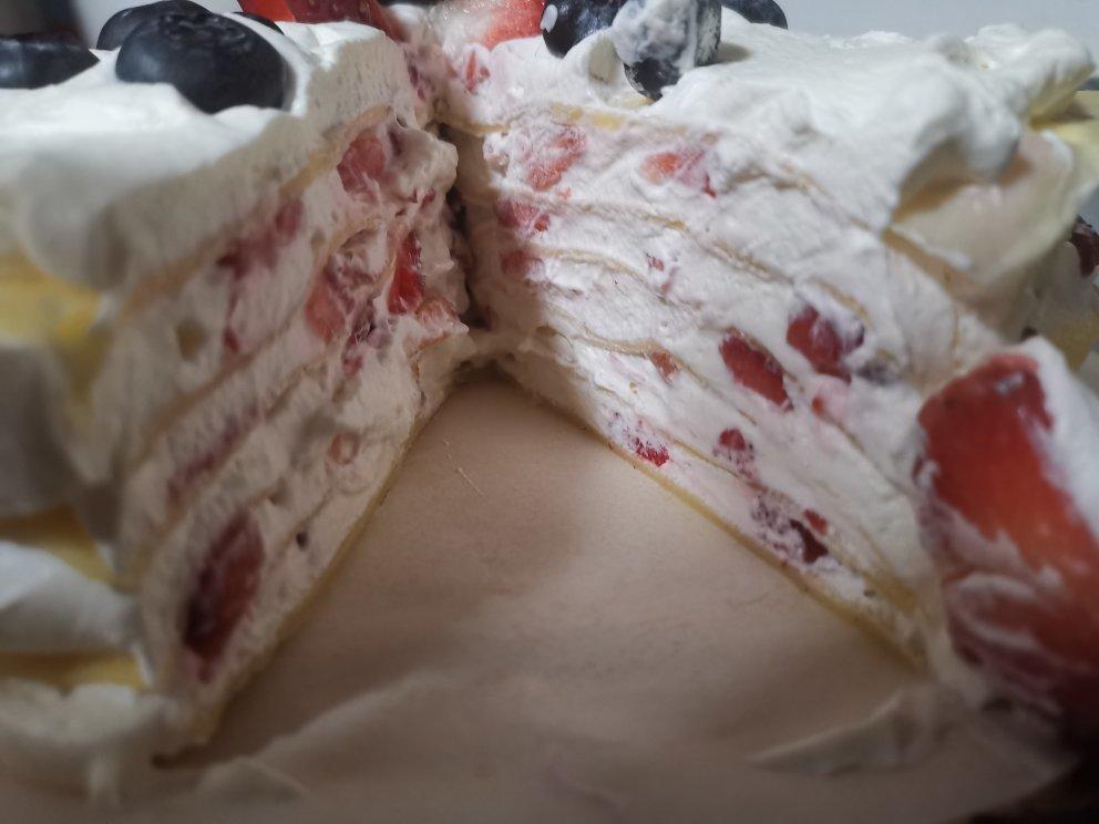 草莓千层，平底锅就能做，不用烤箱超简单