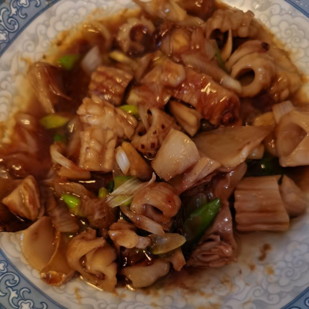 厨师长教你：“爆炒鱿鱼”的家常做法，口感爽脆，香辣过瘾
