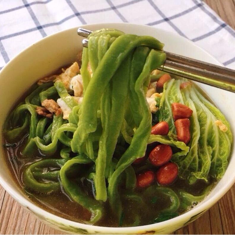 （菠菜）鸡蛋手擀面（附肉酱制作方法）