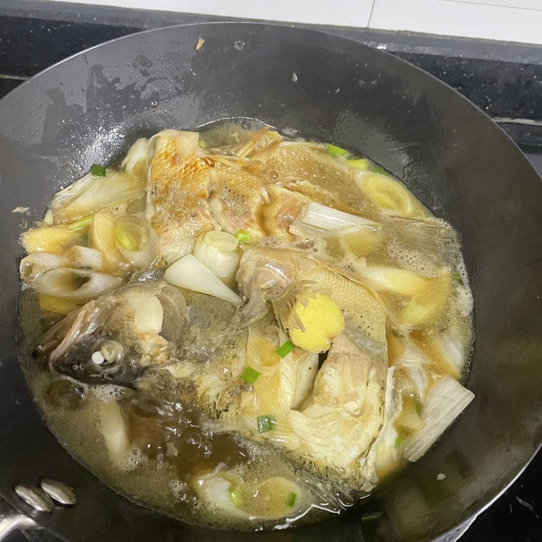 红烧鲈鱼