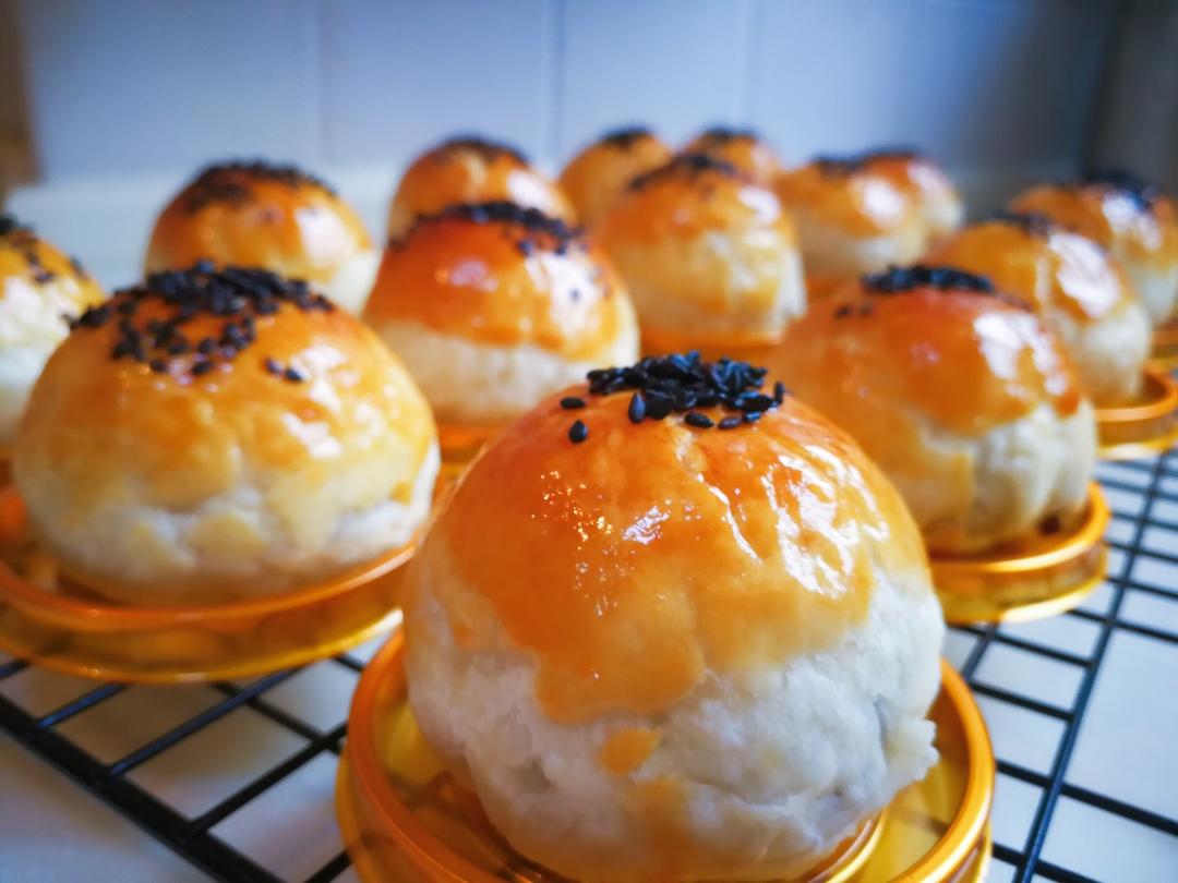 蛋黄酥（15个配方量）每个大概68克左右