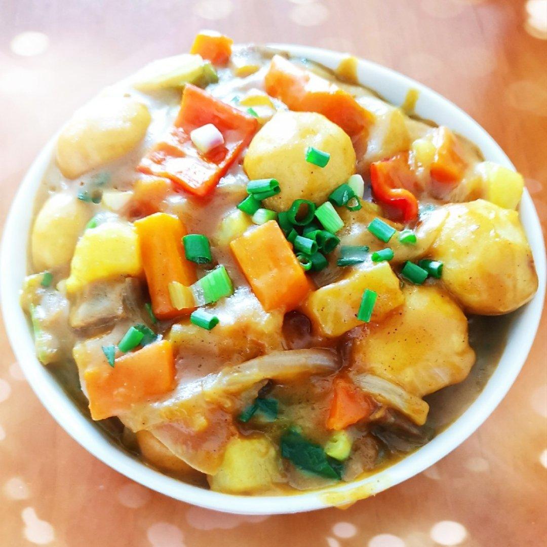 鱼蛋土豆咖喱拌饭