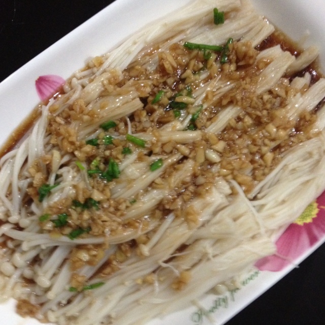 蒜浇金针菇