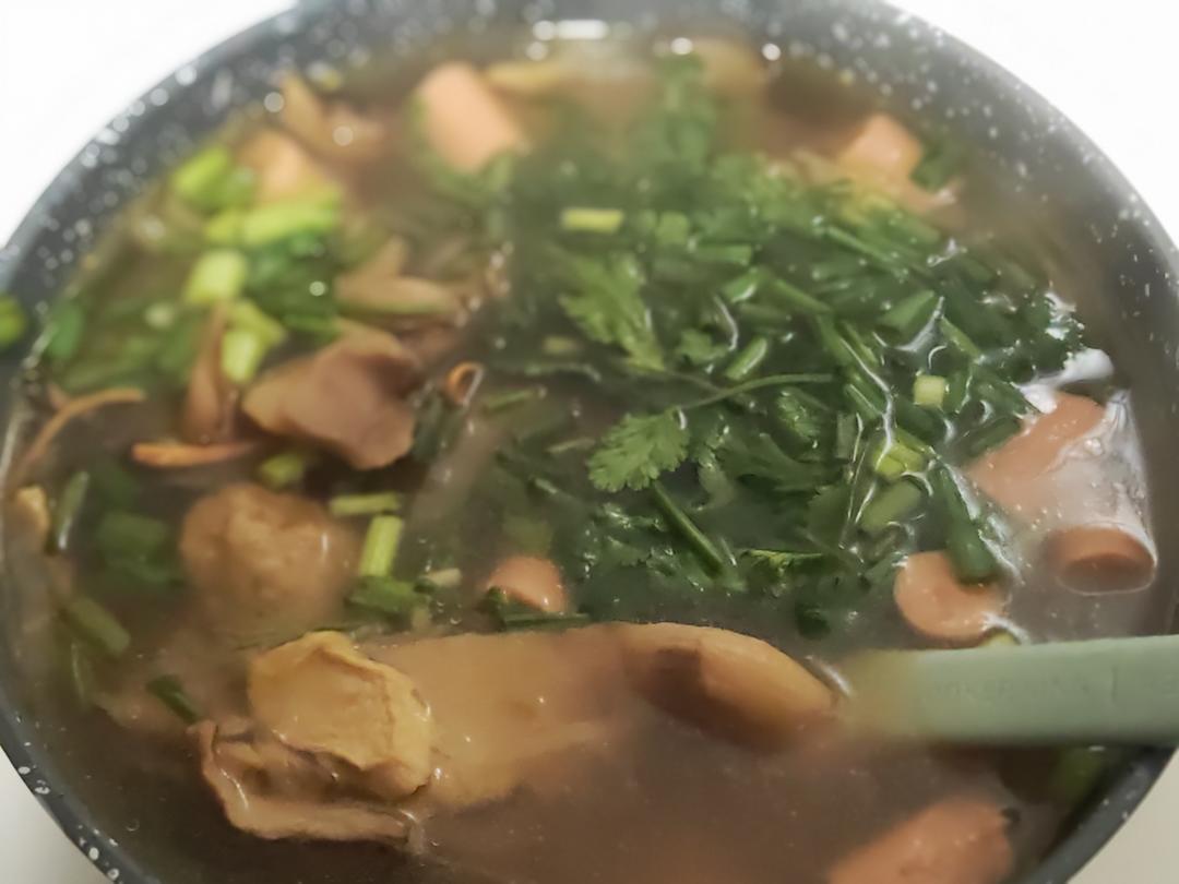 西红柿菌菇豆腐汤