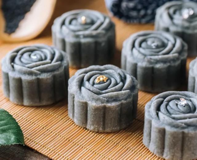 黑芝麻流心曲奇月饼的做法