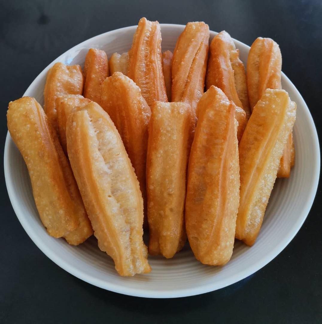 雪花飘8vq3做的快手早餐自制油条酵母版不含泡打粉膨松剂