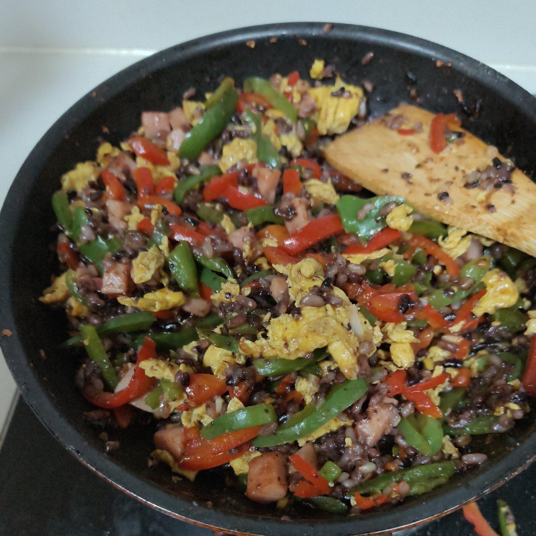 彩椒牛肉炒饭