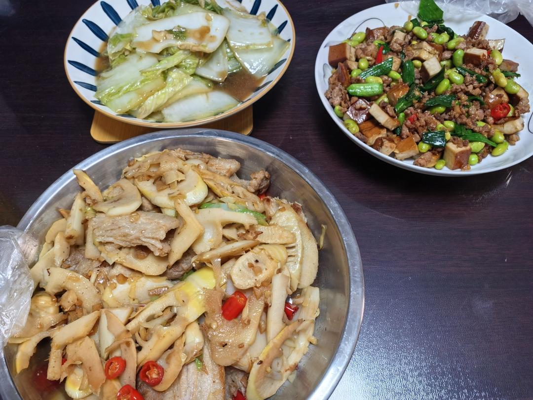 肉炒雷竹笋～尝一口春天的鲜（附雷笋处理方法）