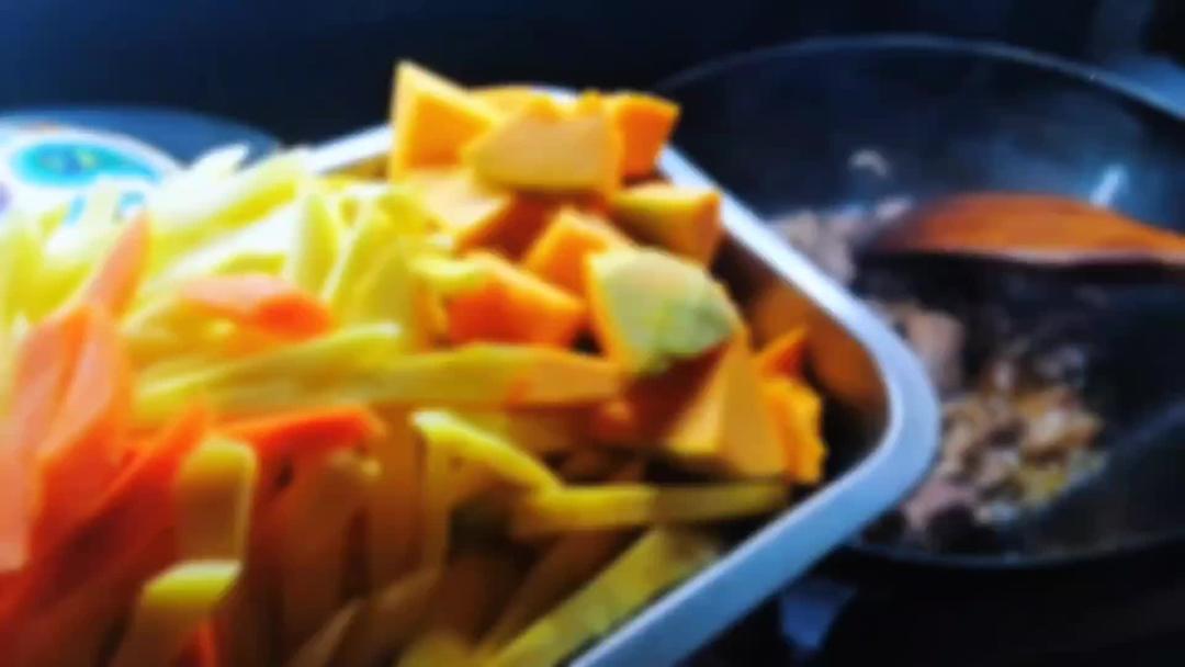 新疆羊肉抓饭(视频)